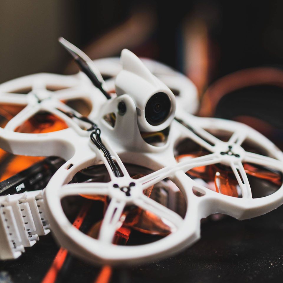Emax tinyhawk ii 2 rtf fpvレースド - Eachine Drone E010 のレビューと価格